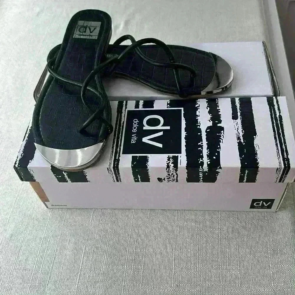 New with Box-Dolce Vita Penni Toe Loop Flip Flops -Size 6 - Picture 3 of 4
